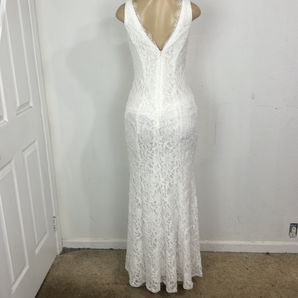 DB STUDIO all over lace v- neck sheath wedding dress - Picture 6 of 8
